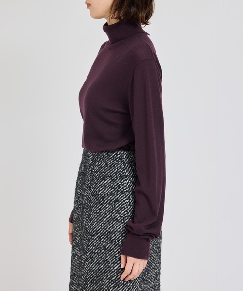 ROPE'（ロペ）の「Super160`sメリノウールタートルネックニット【ロロ・ピアーナ社製ウール使用】/アンサンブル対応（ニット/セーター・レディース・ダークブラウン/オフホワイト/ブルー・FREE）」の4枚目の写真