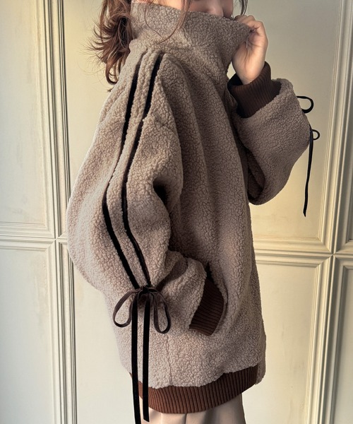 JUNOAH（ジュノア）の「袖リボンボアジャケット（ブルゾン・レディース・モカ/アイボリー/ブラック・SMALL/X-LARGE/LARGE/MEDIUM）」の13枚目の写真