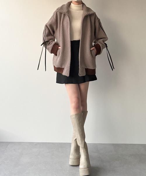 JUNOAH（ジュノア）の「袖リボンボアジャケット（ブルゾン・レディース・モカ/アイボリー/ブラック・SMALL/X-LARGE/LARGE/MEDIUM）」の14枚目の写真