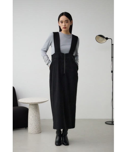 AZUL by moussy(アズールバイマウジー)の「フロントジップジャンパースカート(ワンピース・レディース・ブラック/ライトベージュ・MEDIUM/SMALL)」の4枚目の写真
