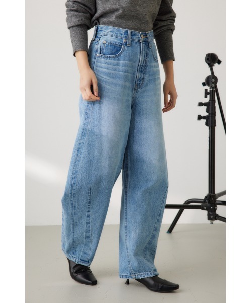 crie conforto（クリーコンフォルト）の「バルーンデニムパンツ（デニムパンツ・レディース・ライトブルー・SMALL/MEDIUM）」の15枚目の写真