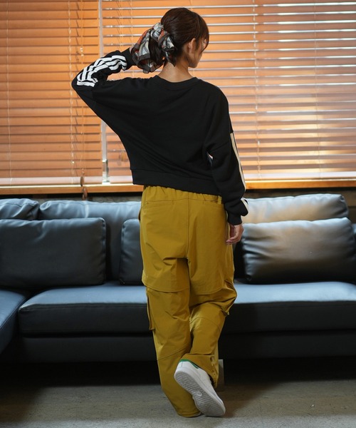 adidas(アディダス)の「adidas/アディダス レギュラーフィットスウェット KVC40(スウェット・レディース・グレー×ホワイト/ブラック×ホワイト・M/L)」の7枚目の写真