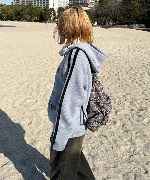 sedacle(セダクル)の「フロントロゴダブルジップニットパーカー(パーカー・メンズ・ブラック/ベージュ/ブルー・LARGE/MEDIUM/SMALL)」の10枚目の写真