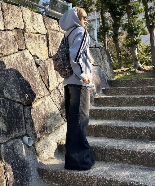 sedacle(セダクル)の「フロントロゴダブルジップニットパーカー(パーカー・メンズ・ブラック/ベージュ/ブルー・LARGE/MEDIUM/SMALL)」の16枚目の写真