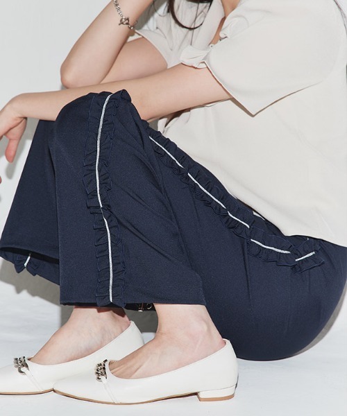 ECLAM(クラム)の「2WAY サイドフリル ドロスト ストレートパンツ(その他パンツ・レディース・ベージュ系その他/ネイビー・S/M)」の21枚目の写真