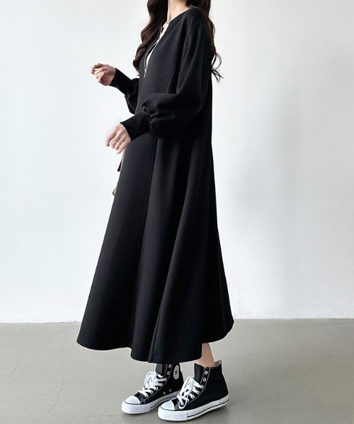 COCOMOMO(ココモモ)の「【サイズ×カラー展開あり】前後2way ボリュームスリーブ ハーフジップワンピース(ワンピース・レディース・ダークグレー/ライトベージュ/ダークブラウン/ブラック・S/M/L)」の13枚目の写真