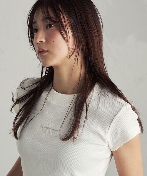 【新品】カルバンクライン モノグラム ロゴ ベイビー Tシャツ S 白 モノグラム ロゴ ベイビーTシャツ（Tシャツ/カットソー