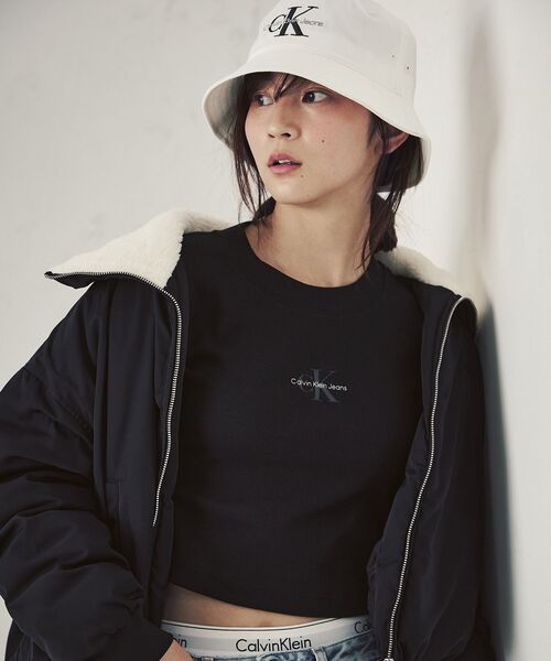 Calvin Klein（カルバン・クライン）の「モノグラム ベイビーT
