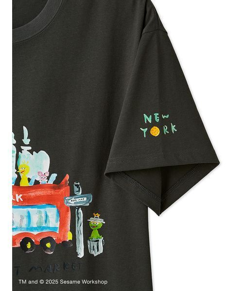 SESAME STREET（セサミストリート）の「【ヒラノトシユキ】【UNISEX】オリジナルアートTシャツ（Tシャツ/カットソー・レディース・アイボリー/チャコールグレー・MEDIUM/LARGE）」の4枚目の写真