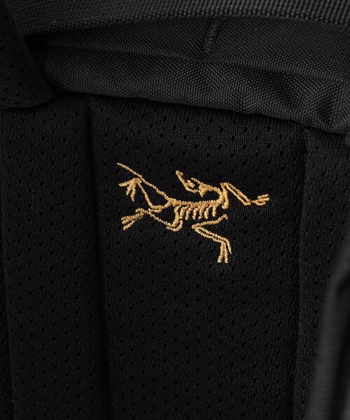 ARC'TERYX(アークテリクス)の「ARC'TERYX/アークテリクス Mantis 16 Backpack(バックパック/リュック・メンズ・ブラック/その他9・ONE SIZE)」の14枚目の写真