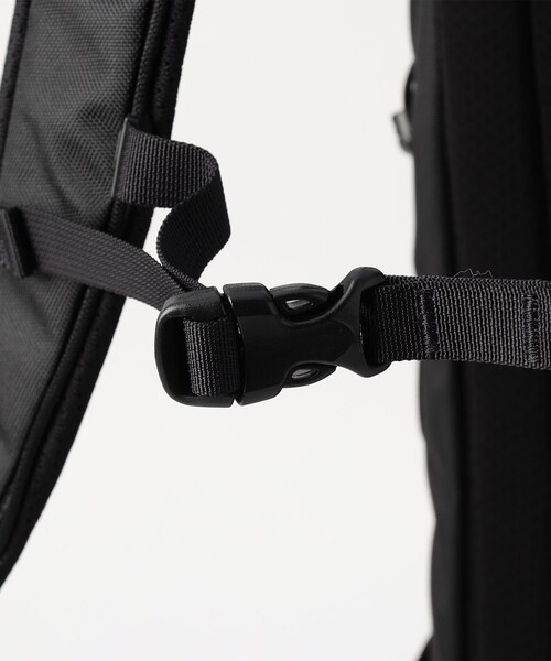 ARC'TERYX(アークテリクス)の「ARC'TERYX/アークテリクス Mantis 16 Backpack(バックパック/リュック・メンズ・ブラック/その他9・ONE SIZE)」の5枚目の写真