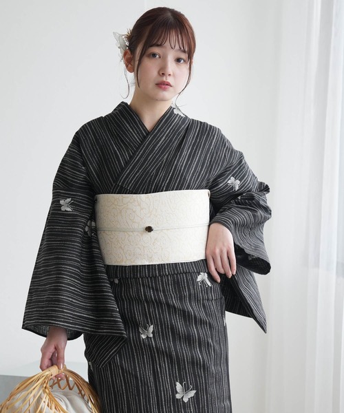 浴衣3点セット 綿麻×紅梅 黒地の縞々蝶々（浴衣）｜utatane