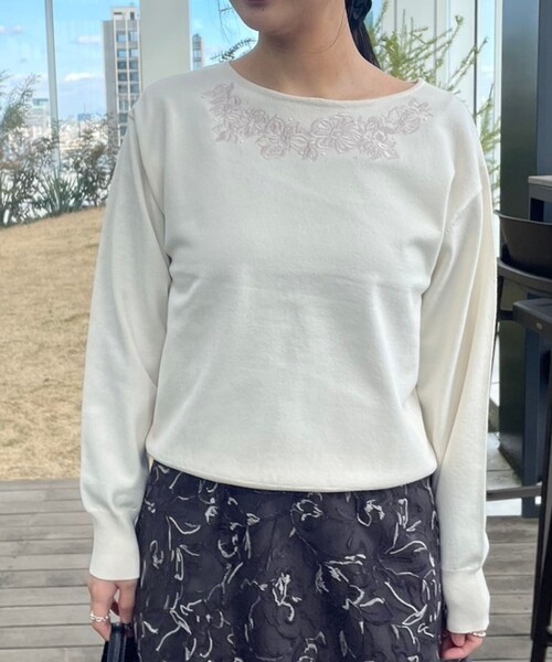 couture brooch(クチュールブローチ)の「【大人可愛い・通勤】フラワーエンブロニット(ニット/セーター・レディース・ホワイト系5/ブルー/オフホワイト・42/38)」の14枚目の写真