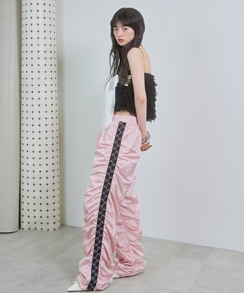 VIOLETTA（ヴィオレッタ）の「カップ付きフリンジベアトップ（チューブトップ・レディース・ブラック/グレー・FREE）」の19枚目の写真