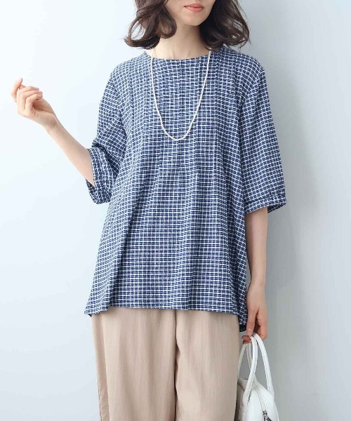 leswel（レスウェル）の「【L～5L 大きいサイズ】シャーリングギンガムタックプルオーバー 6分袖 春夏（Tシャツ/カットソー・レディース・イエロー/ネイビー/オフホワイト・LL/4L/5L/3L/L）」の6枚目の写真