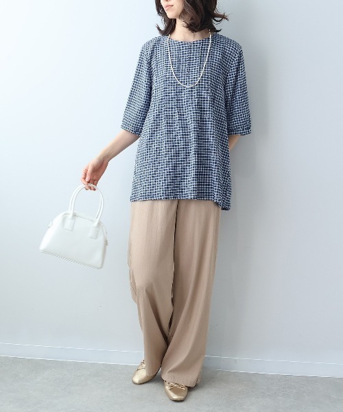 leswel（レスウェル）の「【L～5L 大きいサイズ】シャーリングギンガムタックプルオーバー 6分袖 春夏（Tシャツ/カットソー・レディース・イエロー/ネイビー/オフホワイト・LL/4L/5L/3L/L）」の13枚目の写真