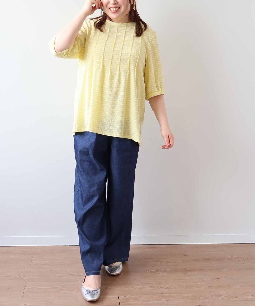 leswel（レスウェル）の「【L～5L 大きいサイズ】シャーリングギンガムタックプルオーバー 6分袖 春夏（Tシャツ/カットソー・レディース・イエロー/ネイビー/オフホワイト・LL/4L/5L/3L/L）」の4枚目の写真