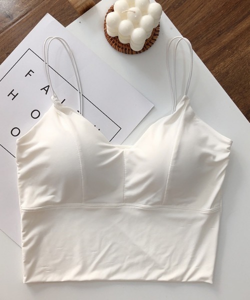 Dolce Fiora(ドルチェフィオラ)の「肌触りが気持ちよくてよく伸びるカップ付きキャミソール(キャミソール・レディース・ホワイト/グレー/ブラック・フリー)」の4枚目の写真