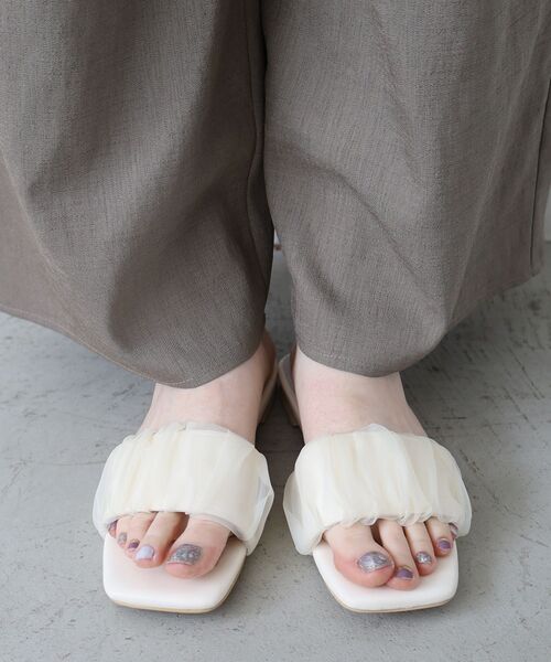 le.coeur blanc（ルクールブラン）の「《WEB限定アイテム》ギャザーフラットサンダル（サンダル・レディース・アイボリー/キャメル/ブラック系その他/ブラック・36/37/38）」の19枚目の写真