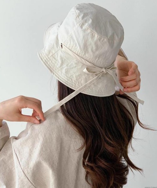 VIBGYOR(ヴィブジョー)の「pur chouchou/リボン シンプル バケットハット P4464(ハット・レディース・グリーン/ブラック/ベージュ/アイボリー・FREE)」の5枚目の写真