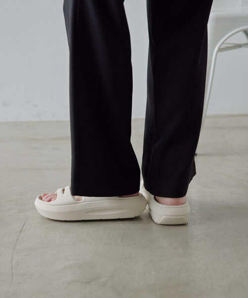 ear PAPILLONNER(イアパピヨネ)の「【PUMA(プーマ)】ウィメンズプーマ フラッターサンダル(サンダル・レディース・ブラック/ホワイト・25cm/24cm/23cm)」の9枚目の写真