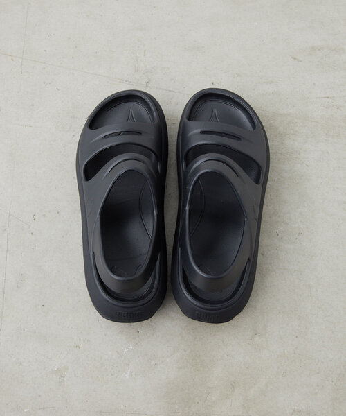 ear PAPILLONNER(イアパピヨネ)の「【PUMA(プーマ)】ウィメンズプーマ フラッターサンダル(サンダル・レディース・ブラック/ホワイト・25cm/24cm/23cm)」の20枚目の写真