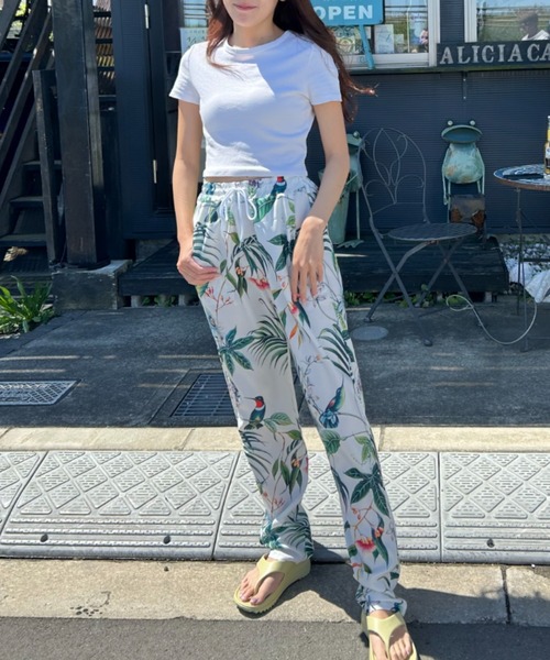 Loco Ocean(ロコオーシャン)の「ボタニカルリーフプリントリラックス テーパードパンツ 夏服(その他パンツ・レディース・グリーン・M/L)」の4枚目の写真