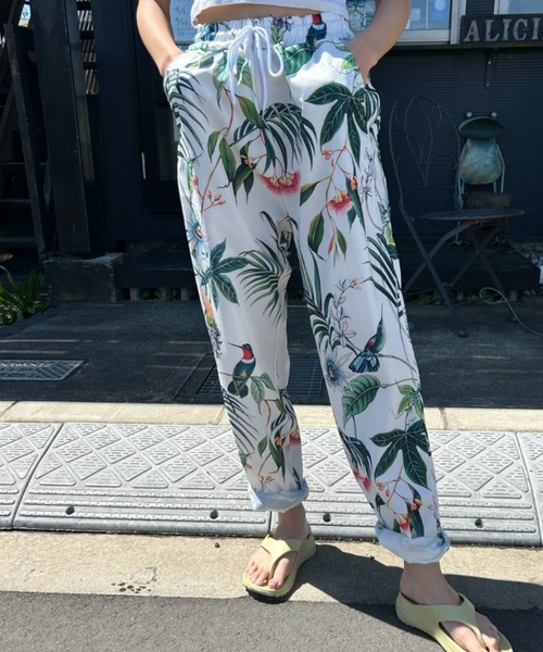 Loco Ocean(ロコオーシャン)の「ボタニカルリーフプリントリラックス テーパードパンツ 夏服(その他パンツ・レディース・グリーン・M/L)」の3枚目の写真