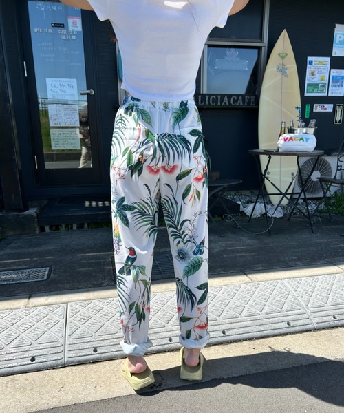 セール】ボタニカルリーフプリントリラックス テーパードパンツ