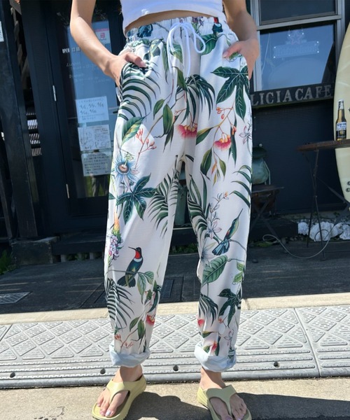 Loco Ocean(ロコオーシャン)の「ボタニカルリーフプリントリラックス テーパードパンツ 夏服(その他パンツ・レディース・グリーン・M/L)」の5枚目の写真