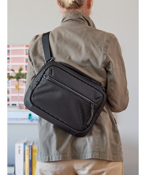 WEXLEY（ウェクスレイ）の「MALCOLM / 8L Sling Pack 1680D Cordura