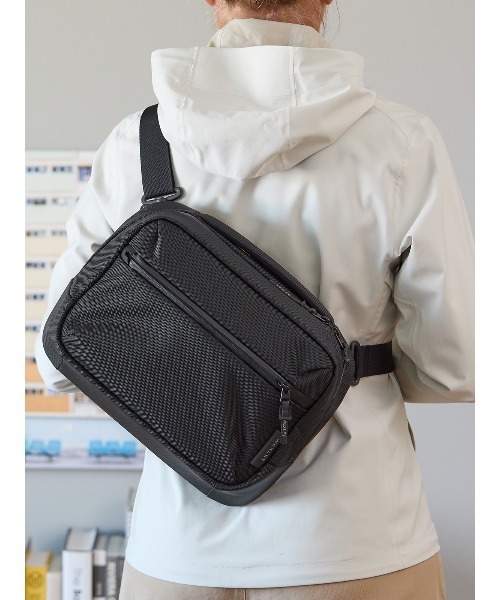 WEXLEY（ウェクスレイ）の「MALCOLM / 8L Sling Pack 1680D Cordura