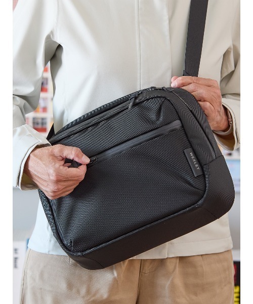 WEXLEY（ウェクスレイ）の「MALCOLM / 8L Sling Pack 1680D Cordura