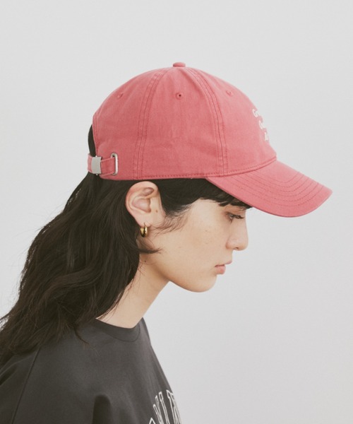 MERLOT（メルロー）の「【ウォッシュ加工】ヴィンテージライクレタリング刺繍キャップ（キャップ・レディース・ホワイト/ピンク/ネイビー・FREE）」の16枚目の写真