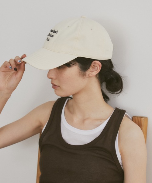 MERLOT（メルロー）の「【ウォッシュ加工】ヴィンテージライクレタリング刺繍キャップ（キャップ・レディース・ホワイト/ピンク/ネイビー・FREE）」の8枚目の写真