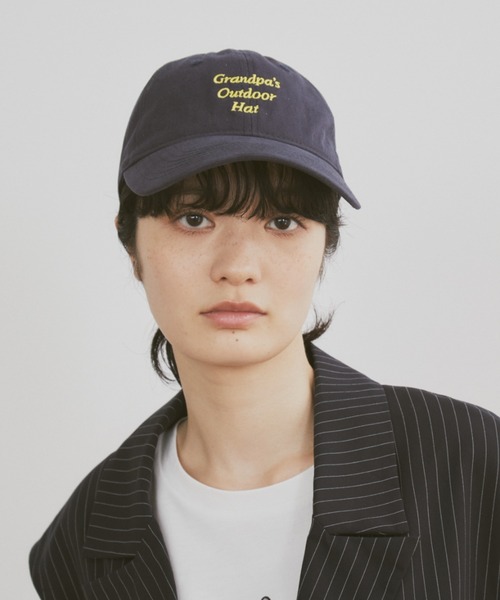 MERLOT（メルロー）の「【ウォッシュ加工】ヴィンテージライクレタリング刺繍キャップ（キャップ・レディース・ホワイト/ピンク/ネイビー・FREE）」の5枚目の写真