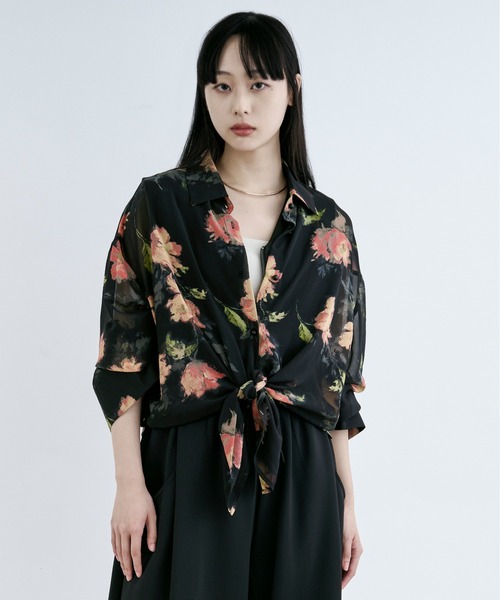 Ezick(エジック)の「Lace up フラワーシアーシャツ(シャツ/ブラウス・レディース・ブラック/アイボリー・FREE)」の2枚目の写真