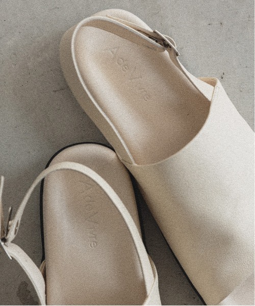 A de Vivre（アドゥヴィーヴル）の「【本革】ソフトレザーフットベッドサンダル（サンダル・レディース・アイボリー/ブラック/シルバー・L/S/M/LL）」の7枚目の写真