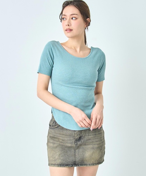 ANAP(アナップ)の「カップ付き バックオープン 半袖 Tシャツ トップス(Tシャツ/カットソー・レディース・ブラック/ホワイト/サックスブルー/オレンジ・FREE)」の1枚目の写真