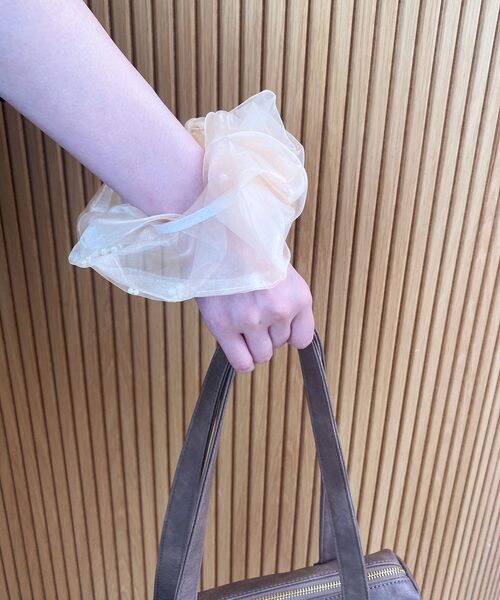 MAJESTIC LEGON（マジェスティックレゴン）の「パールラッピングシュシュ（シュシュ・レディース・ピンク/アイボリー・FREE）」の6枚目の写真