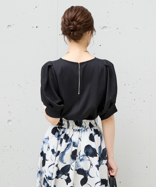 Andemiu(アンデミュウ)の「バックジップソデタックカットソー575210(Tシャツ/カットソー・レディース・ブルー/ホワイト/ブラック・FREE)」の6枚目の写真