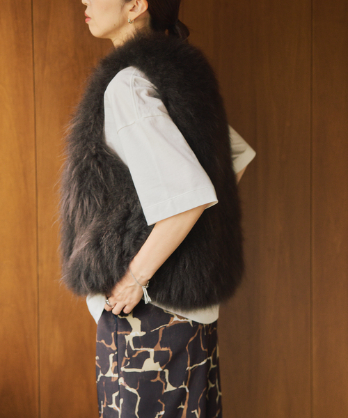 VERMEIL par iena(ヴェルメイユパーイエナ)の「Cashmere Fur gilet(ベスト・レディース・チャコールグレー/ブラウン・FREE)」の19枚目の写真