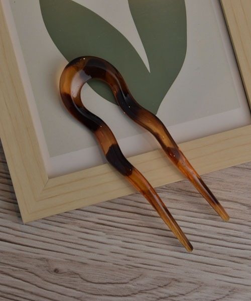 resonance】シンプルデザイン ニュアンスカラー うねうね U字コーム