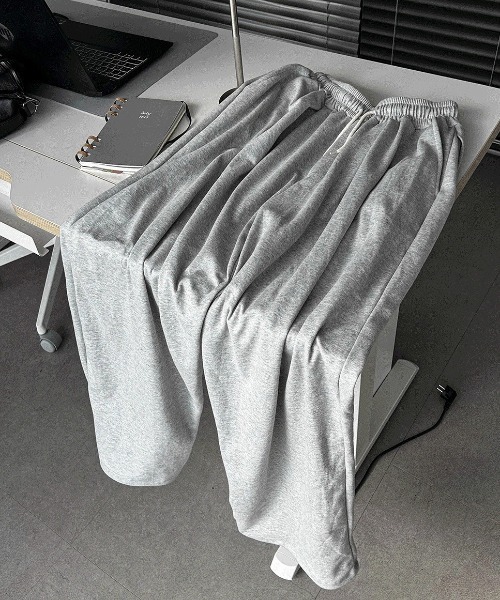 COSYHARU(コシハル)の「スーパーワイド4タックトレーニングパンツ(スウェットパンツ・メンズ・グレー・FREE)」の12枚目の写真