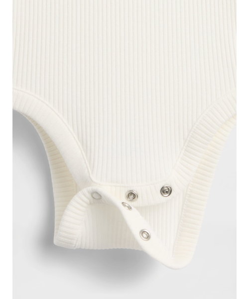 GAP（ギャップ）の「はじめてのお気に入り 細リブ ボディスーツ (ベビー)（ロンパース・キッズ・オフホワイト・80ｃｍ/90cm/70cm/50cm/60cm）」の4枚目の写真