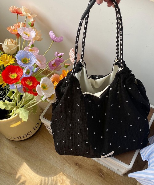 VIBGYOR(ヴィブジョー)の「Mignonjour/フラワードットトートバッグ M2796(トートバッグ・レディース・レッド/ホワイト/ブラック・FREE)」の9枚目の写真