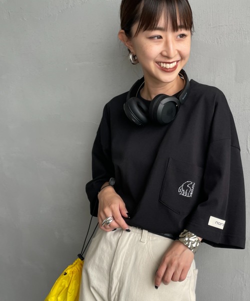 NORDISK（ノルディスク）の「[NORDISK/ノルディスク] 別注 ワンポイント刺繍 ポケットTシャツ（Tシャツ/カットソー・レディース・チャコールグレー/ホワイト/ブラック・48/46/44/50）」の2枚目の写真