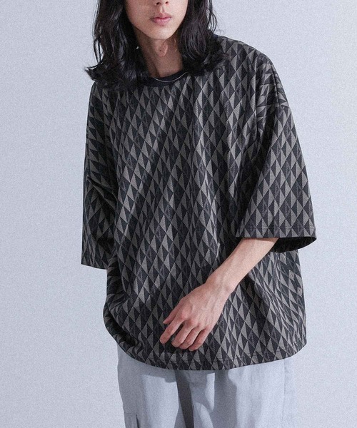 MDR(エムディアール)の「ジオメトリック柄ニットソー半袖Tシャツ(Tシャツ/カットソー・メンズ・ブラック/ベージュ・M/L)」の2枚目の写真
