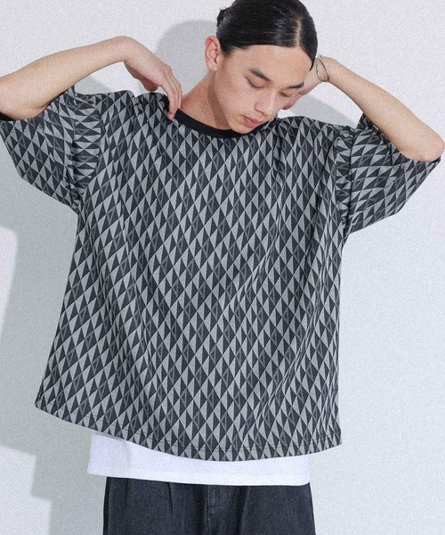 MDR(エムディアール)の「ジオメトリック柄ニットソー半袖Tシャツ(Tシャツ/カットソー・メンズ・ブラック/ベージュ・M/L)」の4枚目の写真