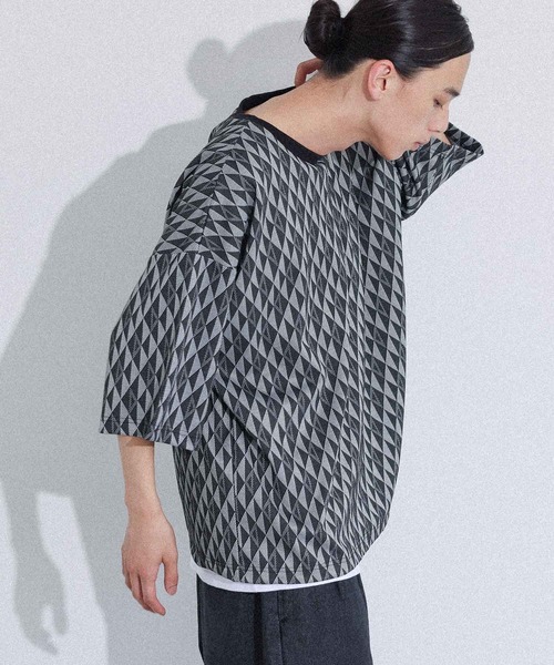 MDR(エムディアール)の「ジオメトリック柄ニットソー半袖Tシャツ(Tシャツ/カットソー・メンズ・ブラック/ベージュ・M/L)」の5枚目の写真